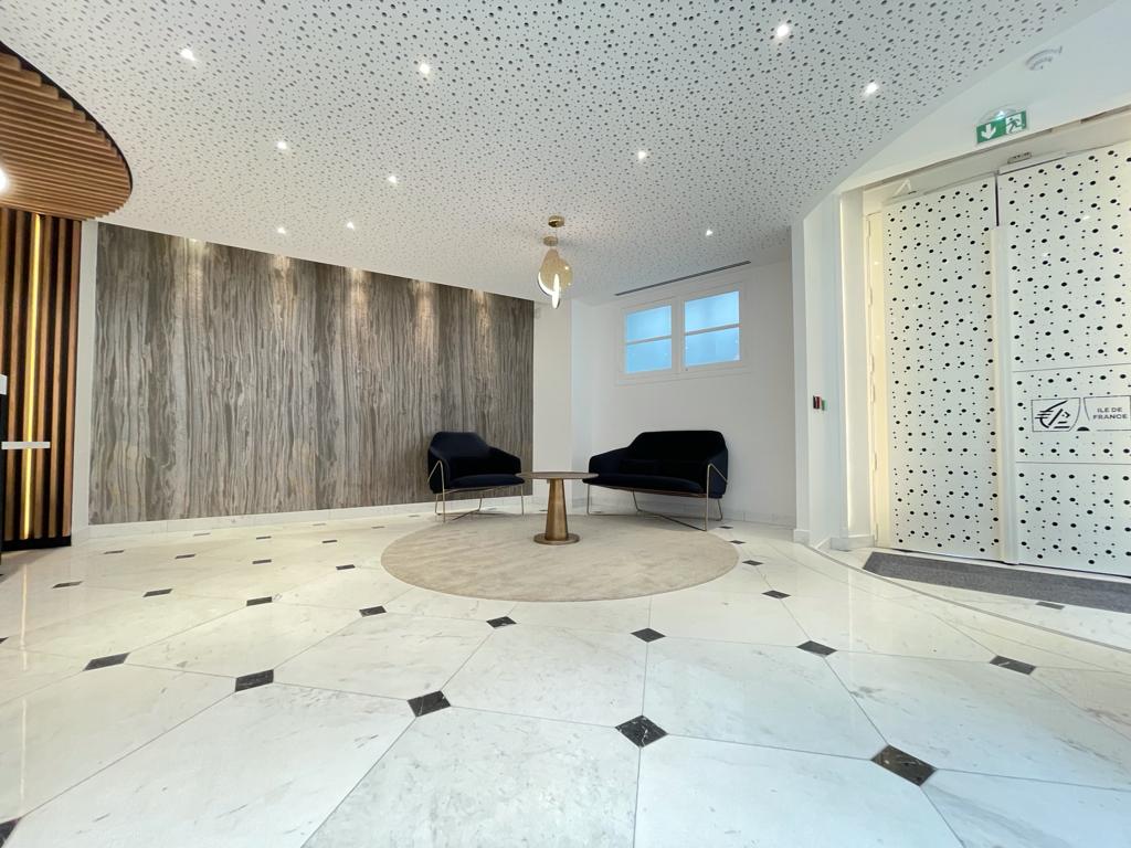 Maîtrise d'oeuvre pour la salle d'accueil du siège de la Caisse d'Epargne Ile de France